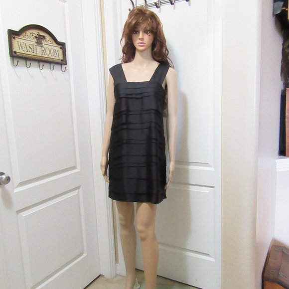 Ladies size 4 Dress all layer - Black - Picture 10 of 10